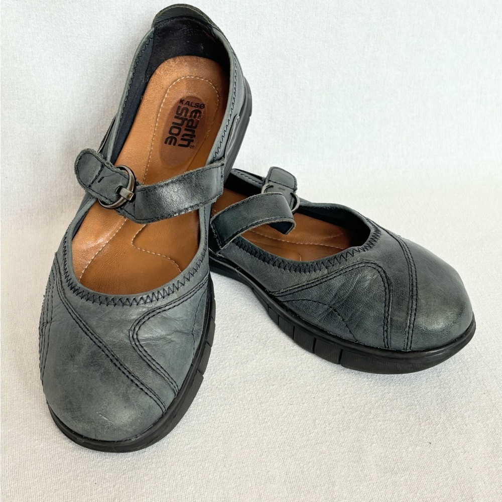 Kalso Earth Shoe Navy Sea Leather Women's Flats w/buckle Size 9 H1051